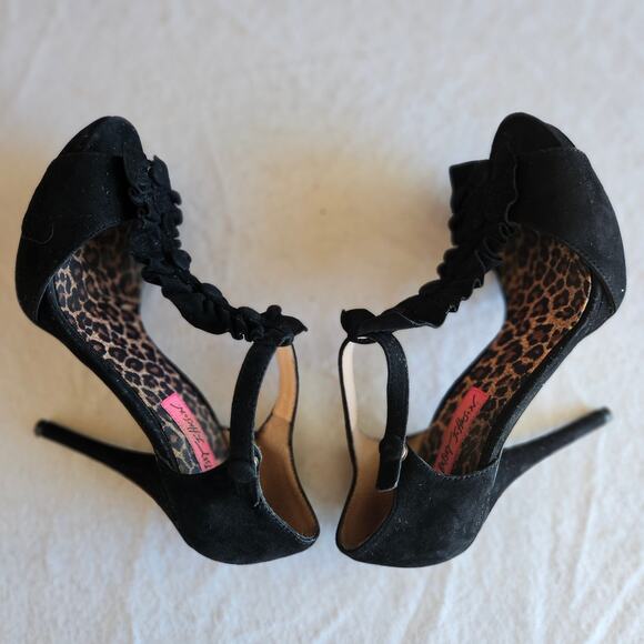 Betsey Johnson Black Suede Stiletto Heels Size 7.5M Ruffle Straps Peep Toe - Picture 6 of 12